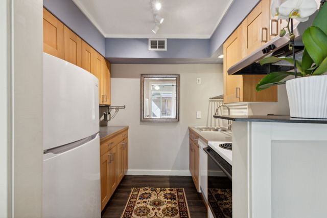 4207 Avondale Avenue 106, Dallas, TX 75219