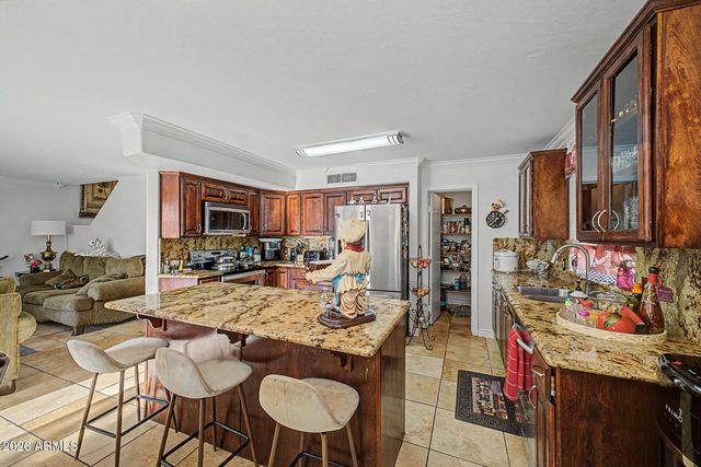 6814 N 77TH Avenue, Glendale, AZ 85303