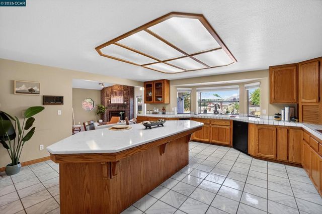 139 Loren Ln, Oakley, CA 94561