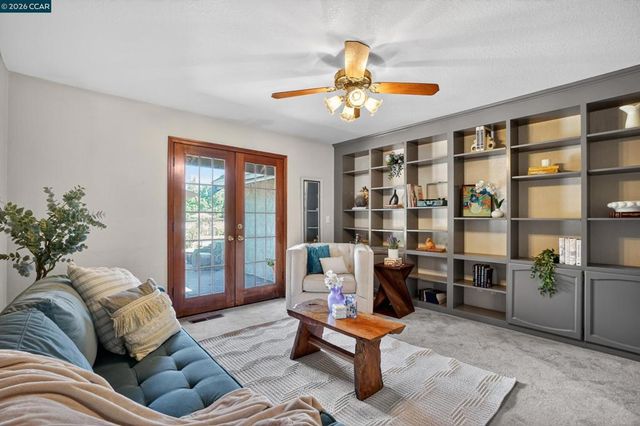 139 Loren Ln, Oakley, CA 94561