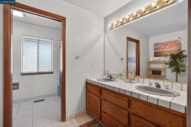 139 Loren Ln, Oakley, CA 94561