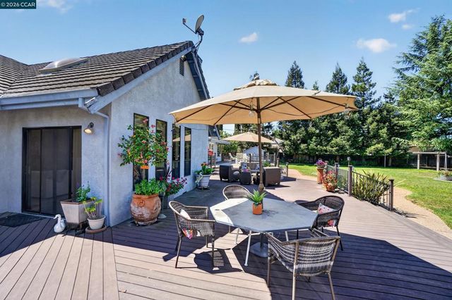 139 Loren Ln, Oakley, CA 94561