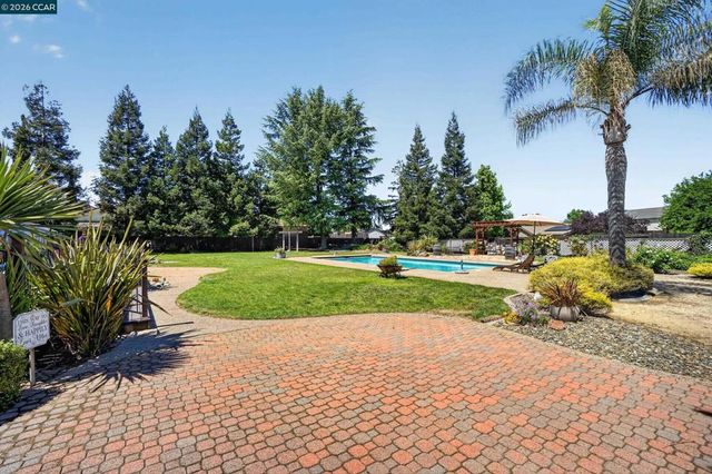 139 Loren Ln, Oakley, CA 94561