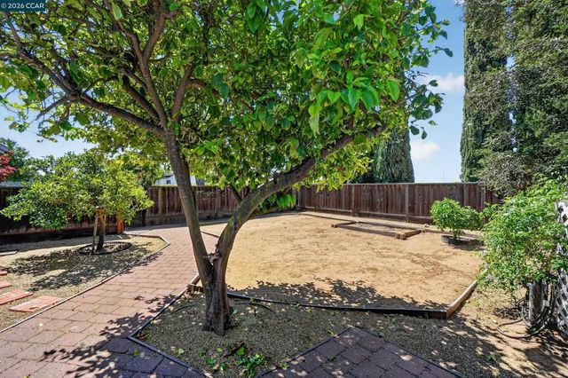 139 Loren Ln, Oakley, CA 94561