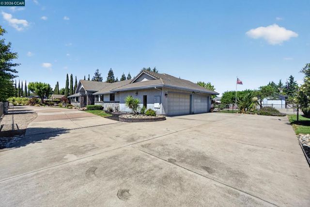 139 Loren Ln, Oakley, CA 94561