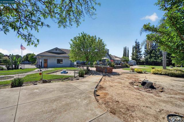 139 Loren Ln, Oakley, CA 94561