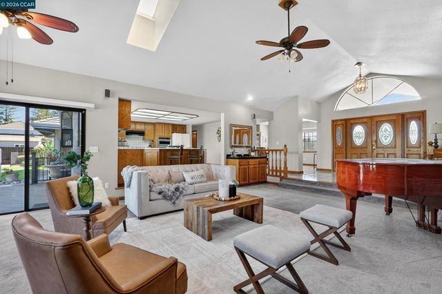 139 Loren Ln, Oakley, CA 94561