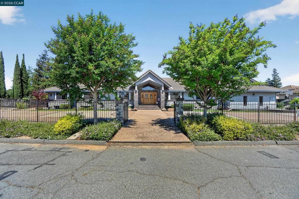 139 Loren Ln, Oakley, CA 94561