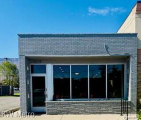 24070 W 10 Mile Road, Southfield, MI 48033