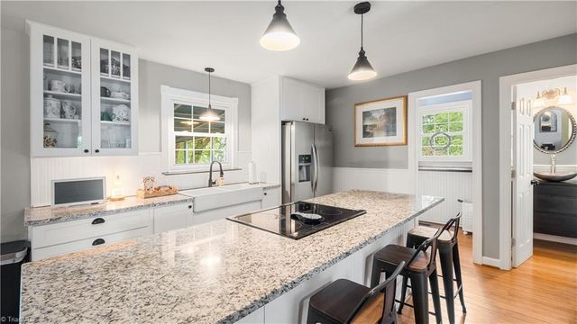3819 Oak Forest Drive, High Point, NC 27265