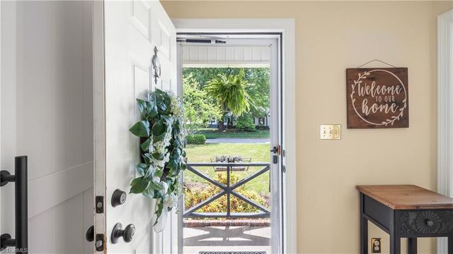 3819 Oak Forest Drive, High Point, NC 27265
