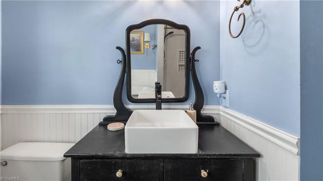 3819 Oak Forest Drive, High Point, NC 27265