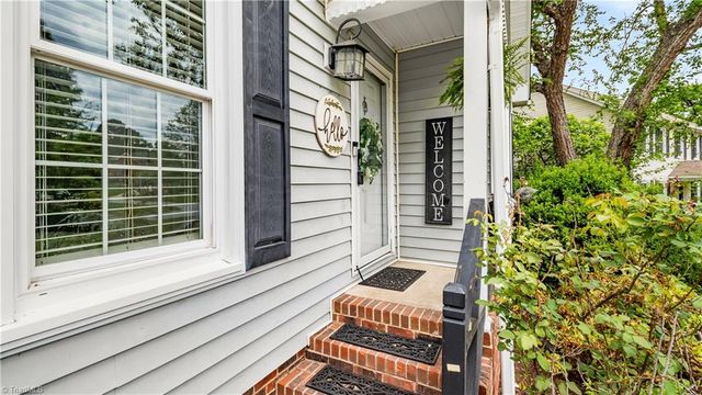 3819 Oak Forest Drive, High Point, NC 27265