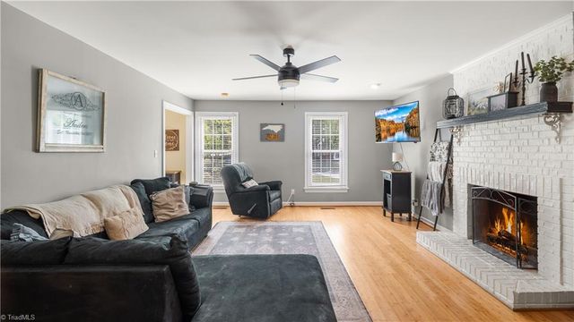3819 Oak Forest Drive, High Point, NC 27265