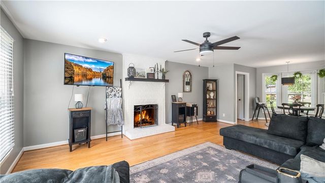 3819 Oak Forest Drive, High Point, NC 27265