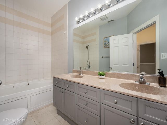 2733 N Lincoln Avenue C, Chicago, IL 60614