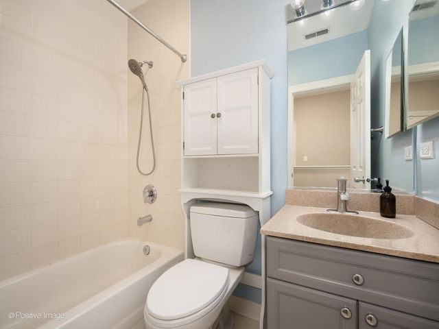 2733 N Lincoln Avenue C, Chicago, IL 60614