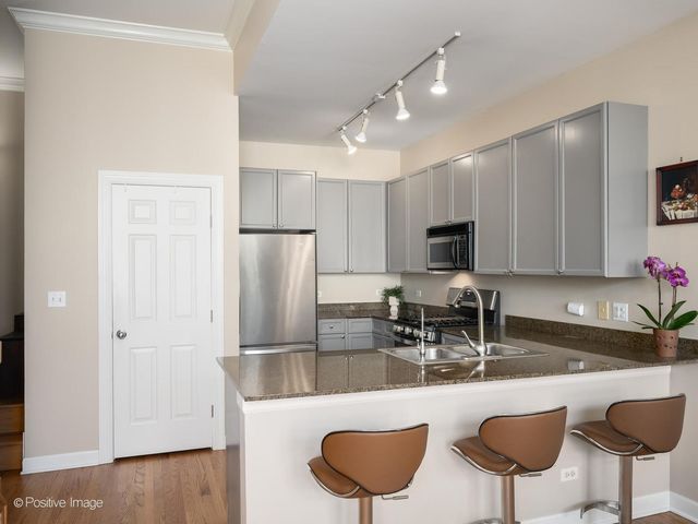 2733 N Lincoln Avenue C, Chicago, IL 60614