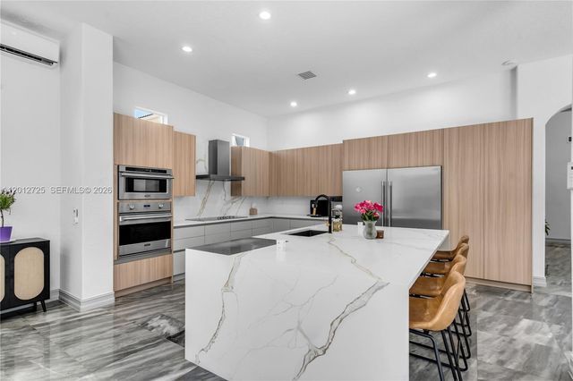 6803 NW 116th Avenue, Parkland, FL 33076
