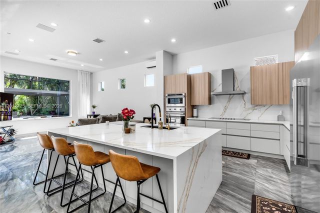 6803 NW 116th Avenue, Parkland, FL 33076