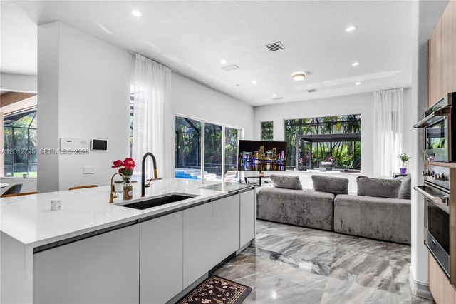 6803 NW 116th Avenue, Parkland, FL 33076
