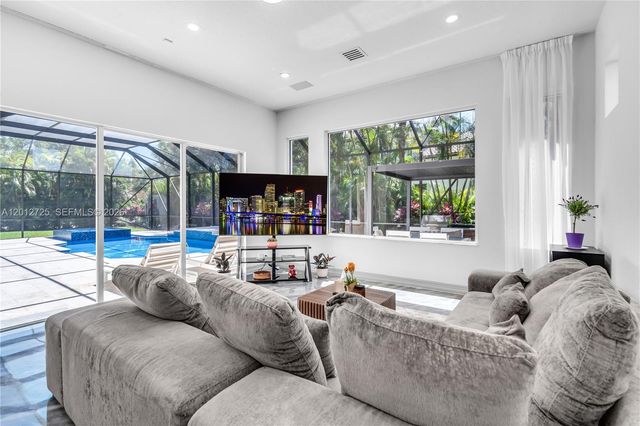 6803 NW 116th Avenue, Parkland, FL 33076