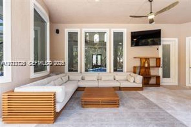 6803 NW 116th Avenue, Parkland, FL 33076