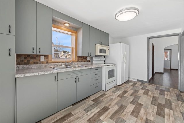 1011 14TH AVENUE, Menomonie, MI 49858