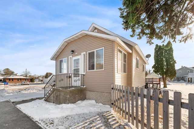 1011 14TH AVENUE, Menomonie, MI 49858