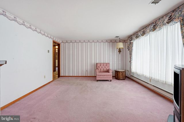 945 WILLIAMS AVE, Walnutport, PA 18088