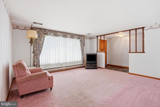 945 WILLIAMS AVE, Walnutport, PA 18088