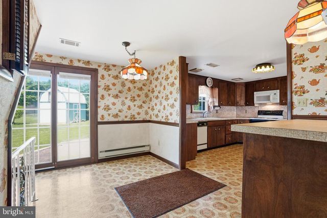 945 WILLIAMS AVE, Walnutport, PA 18088