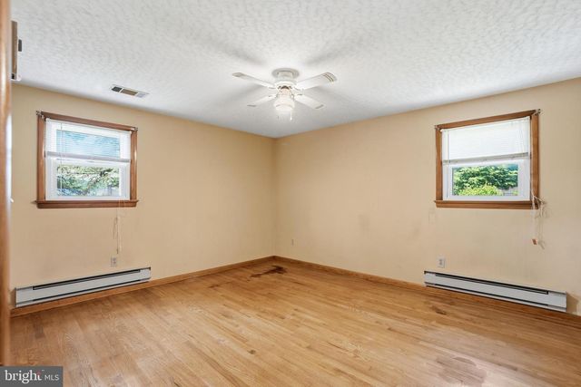 945 WILLIAMS AVE, Walnutport, PA 18088