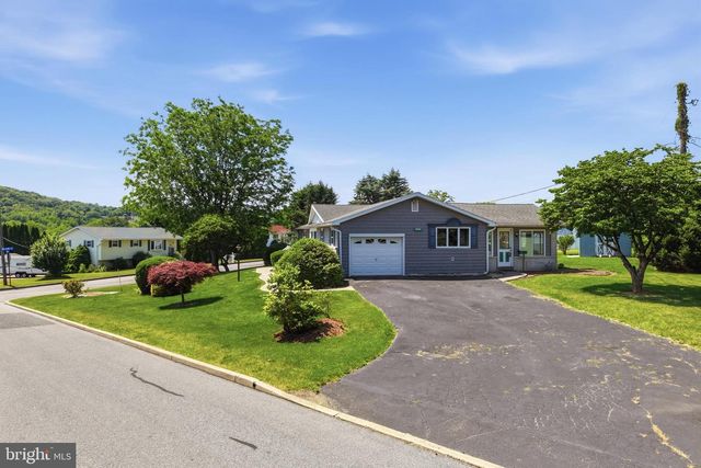 945 WILLIAMS AVE, Walnutport, PA 18088