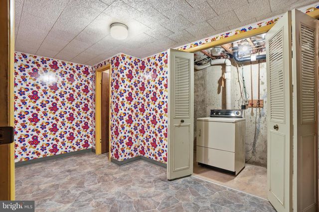 945 WILLIAMS AVE, Walnutport, PA 18088
