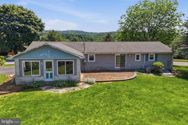 945 WILLIAMS AVE, Walnutport, PA 18088
