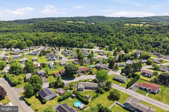 945 WILLIAMS AVE, Walnutport, PA 18088