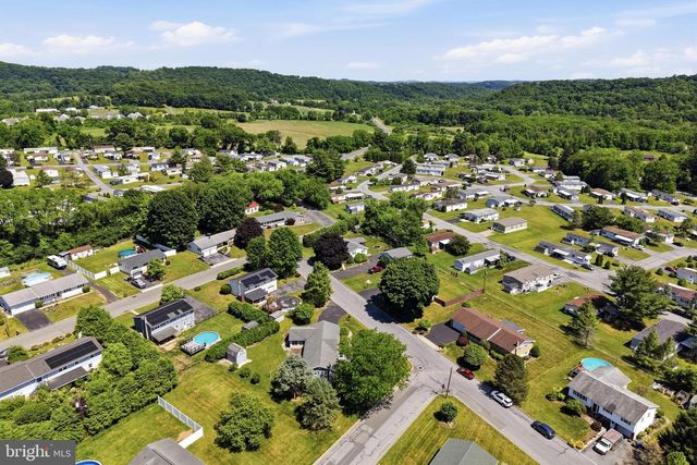 945 WILLIAMS AVE, Walnutport, PA 18088