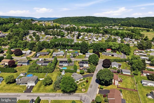 945 WILLIAMS AVE, Walnutport, PA 18088