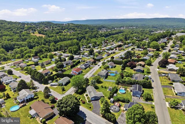 945 WILLIAMS AVE, Walnutport, PA 18088