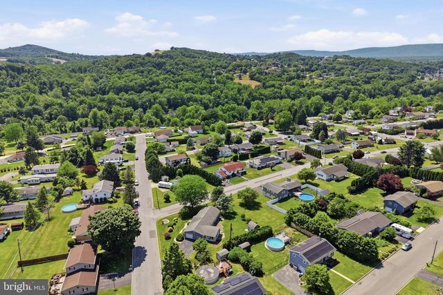 945 WILLIAMS AVE, Walnutport, PA 18088