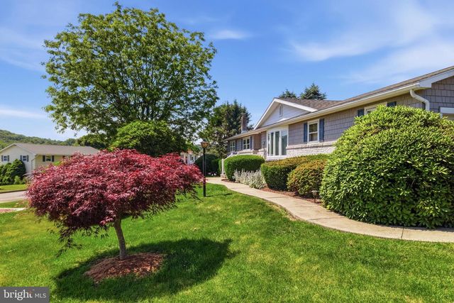 945 WILLIAMS AVE, Walnutport, PA 18088