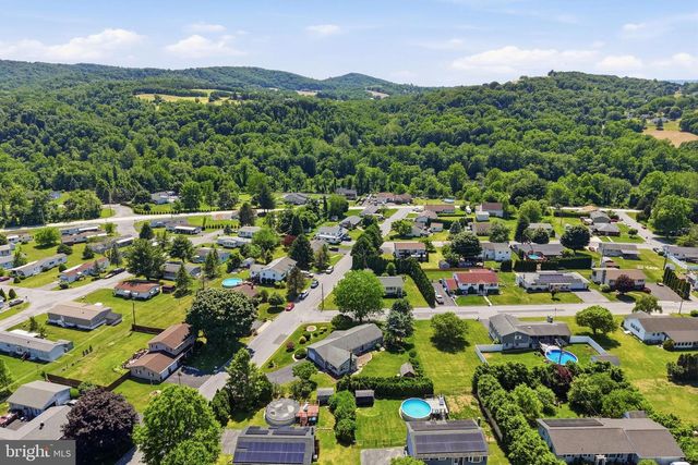 945 WILLIAMS AVE, Walnutport, PA 18088