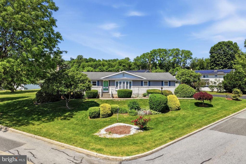 945 WILLIAMS AVE, Walnutport, PA 18088