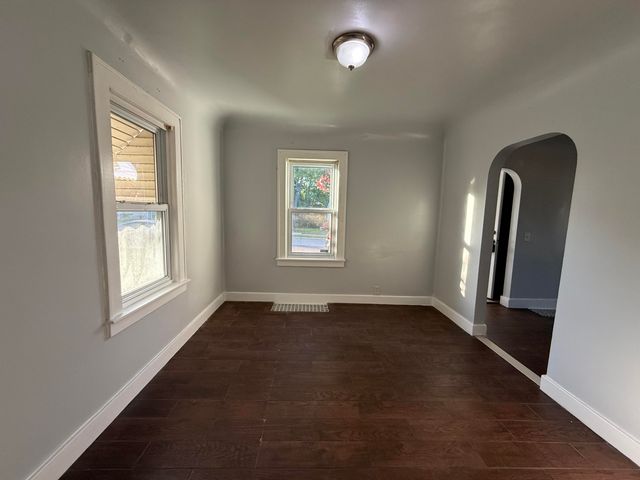 26 Edna Avenue, Pontiac, MI 48341