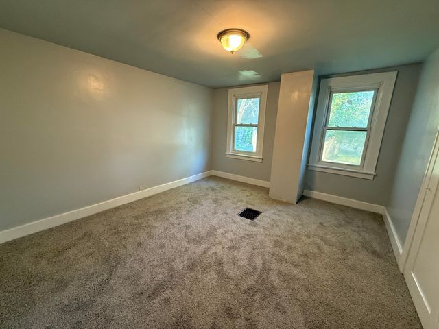 26 Edna Avenue, Pontiac, MI 48341