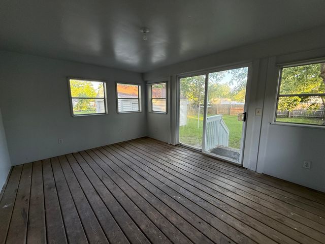 26 Edna Avenue, Pontiac, MI 48341