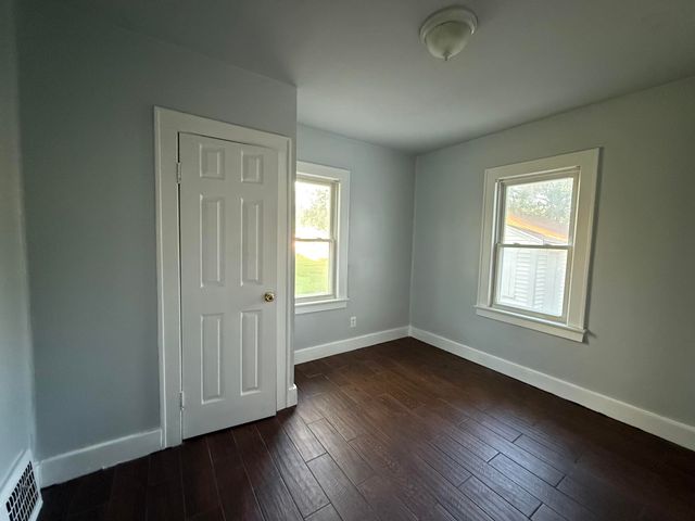 26 Edna Avenue, Pontiac, MI 48341