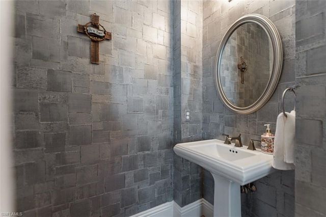 3821 River Point DR, Fort Myers, FL 33905