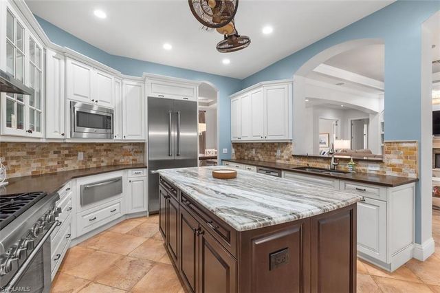 3821 River Point DR, Fort Myers, FL 33905